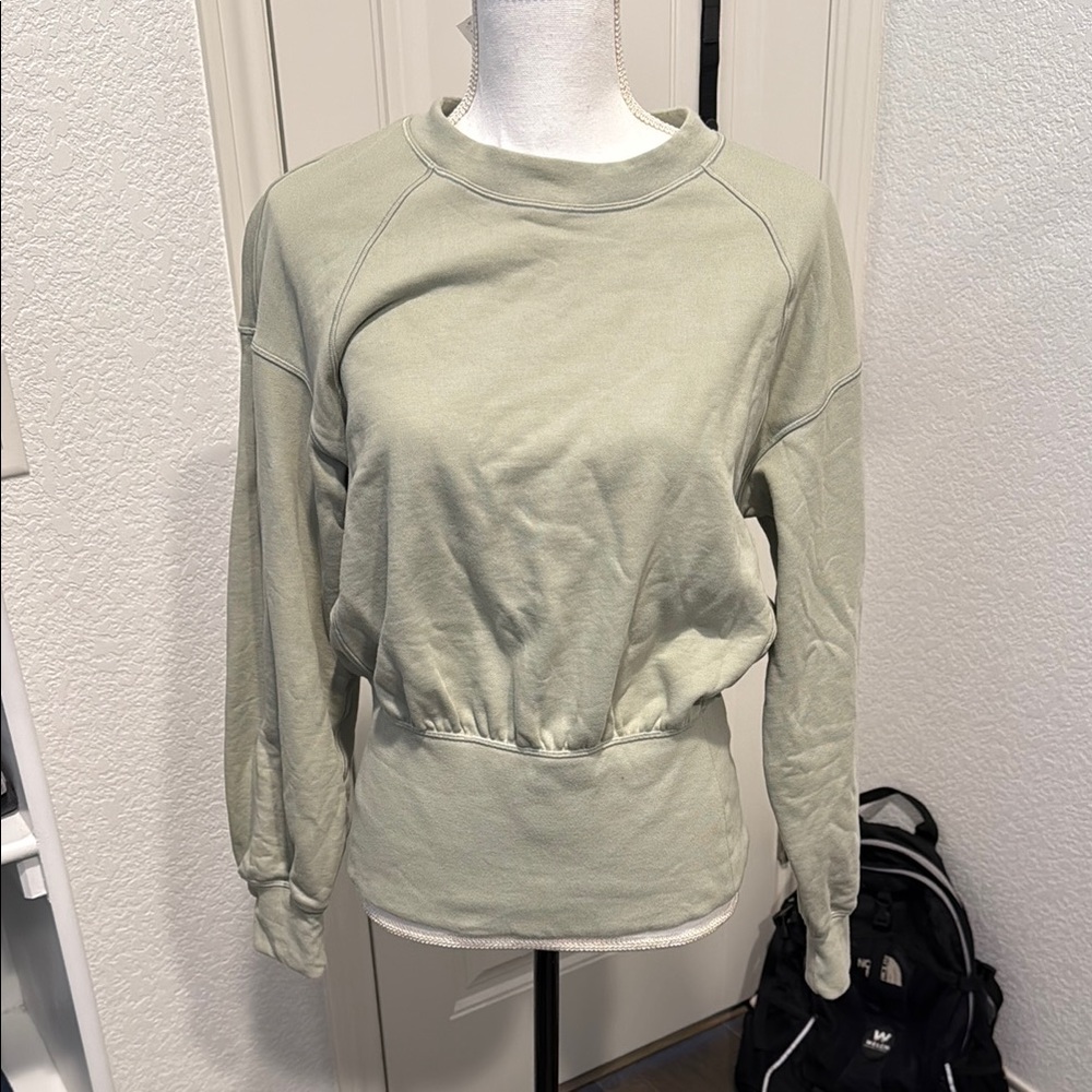 Lululemon Athletica Green Raglan Long Sleeve Sweatshirt